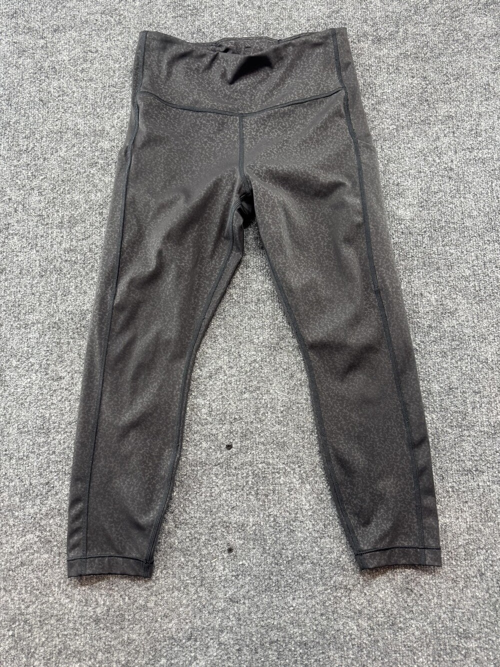 Athleta Ultimate Stash 7/8 Tight Leggings Womens SP Gray Embossed Ankle Yoga Gym